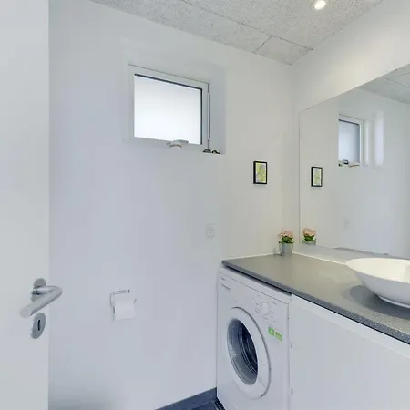 Herewardus - 10m To The Fjord By Interhome Бёркоп