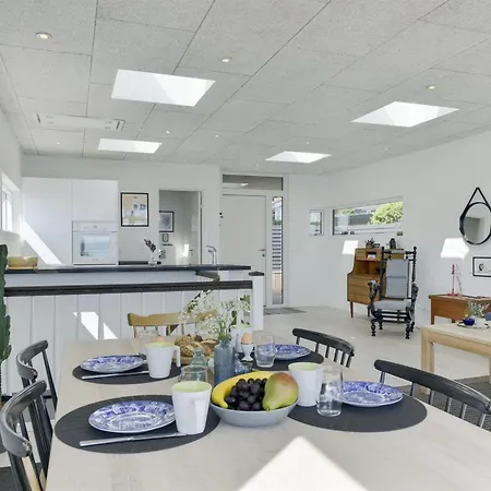 Herewardus - 10m To The Fjord By Interhome * Бёркоп