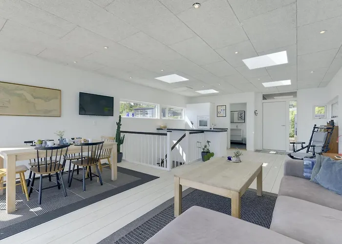 Herewardus - 10m To The Fjord By Interhome Nyaraló *